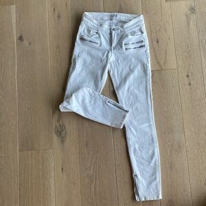 Guess White Low rise jeans size 26